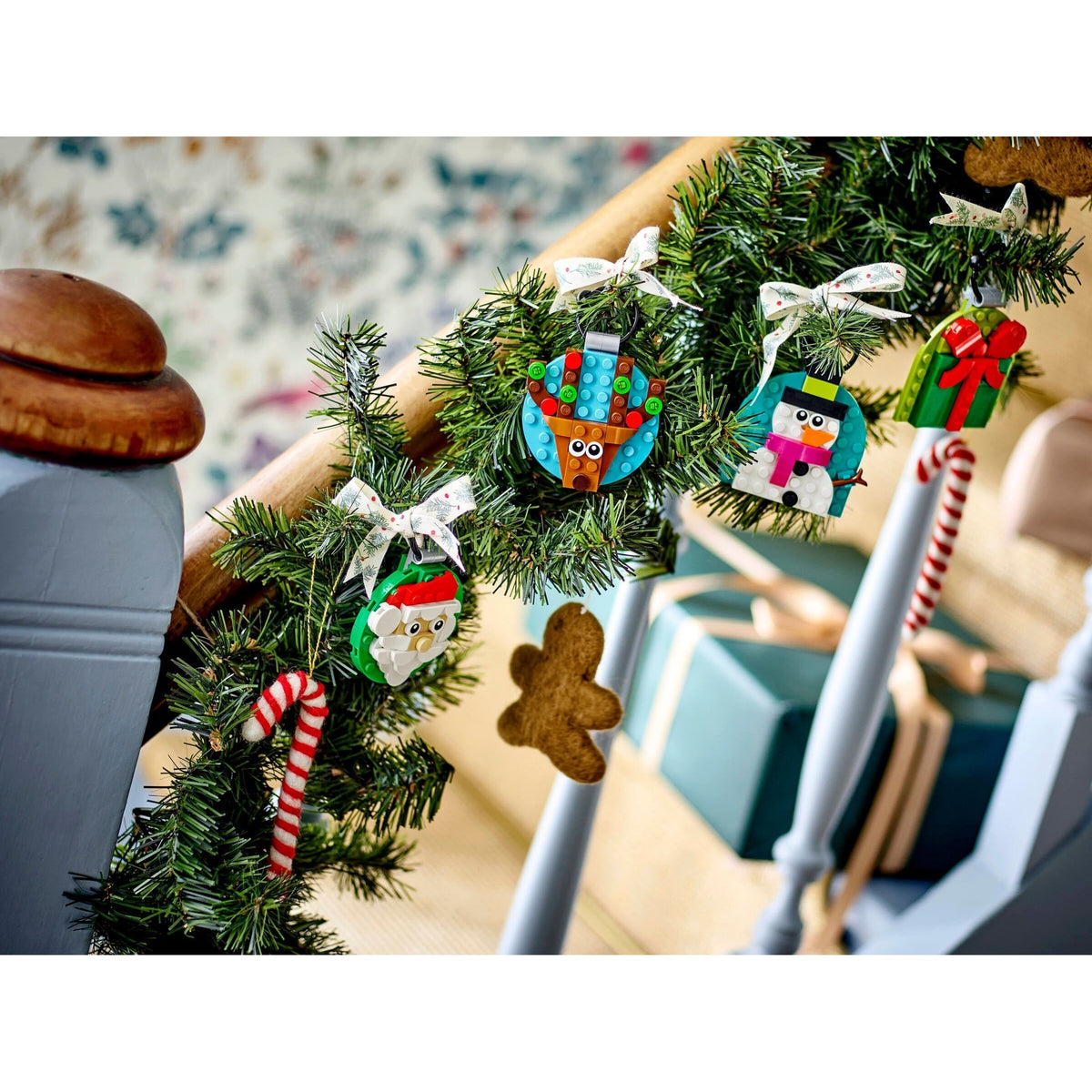 LEGO Seasonal Christmas Ornament Selection 40744