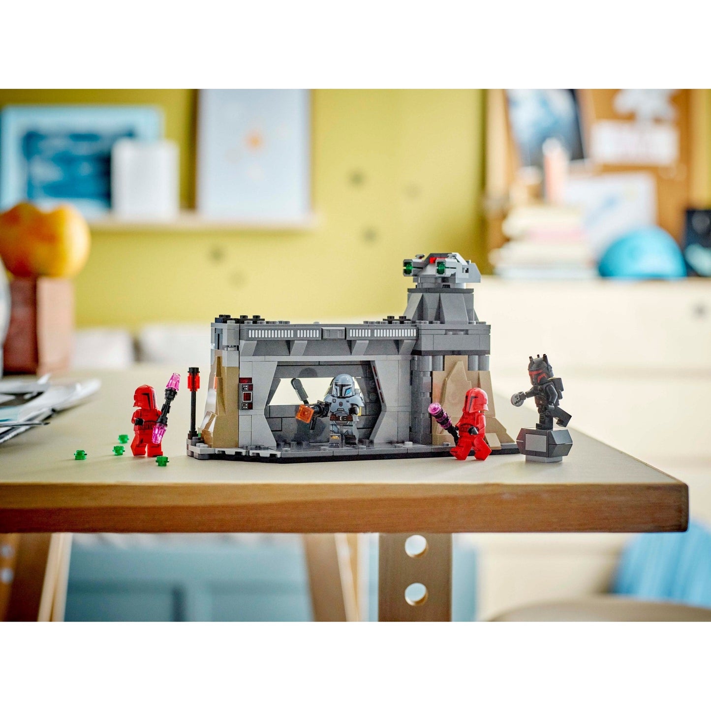 LEGO Star Wars Paz Vizsla and Moff Gideon Battle 75386