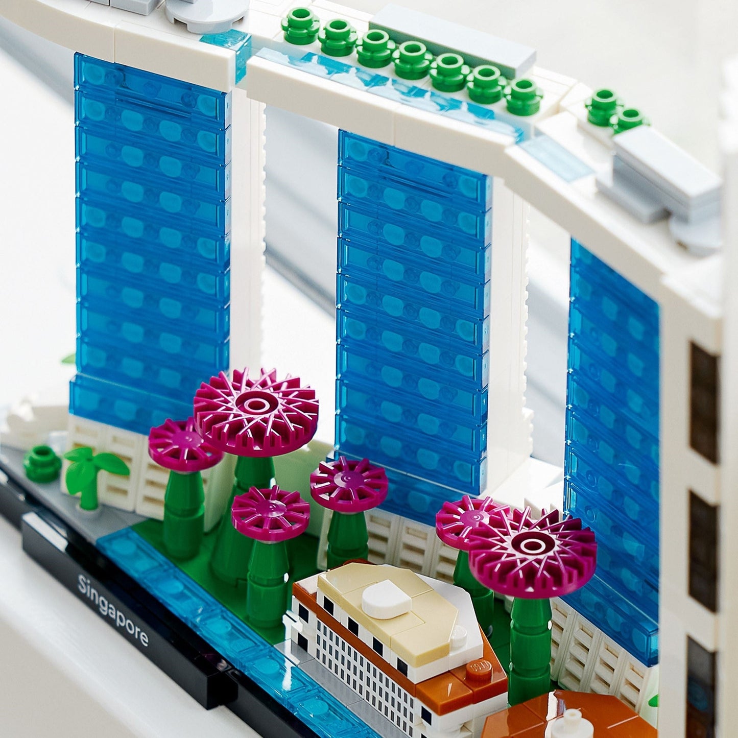 LEGO Architecture Singapore 21057