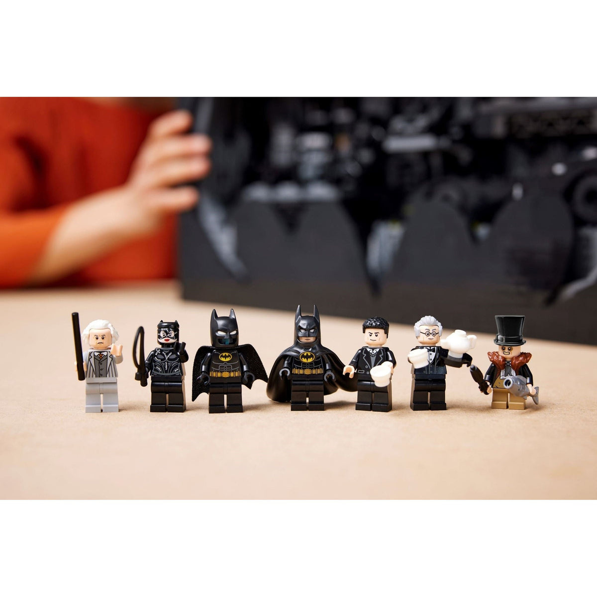 LEGO DC Comics Super Heroes Batcave – Shadow Box 76252