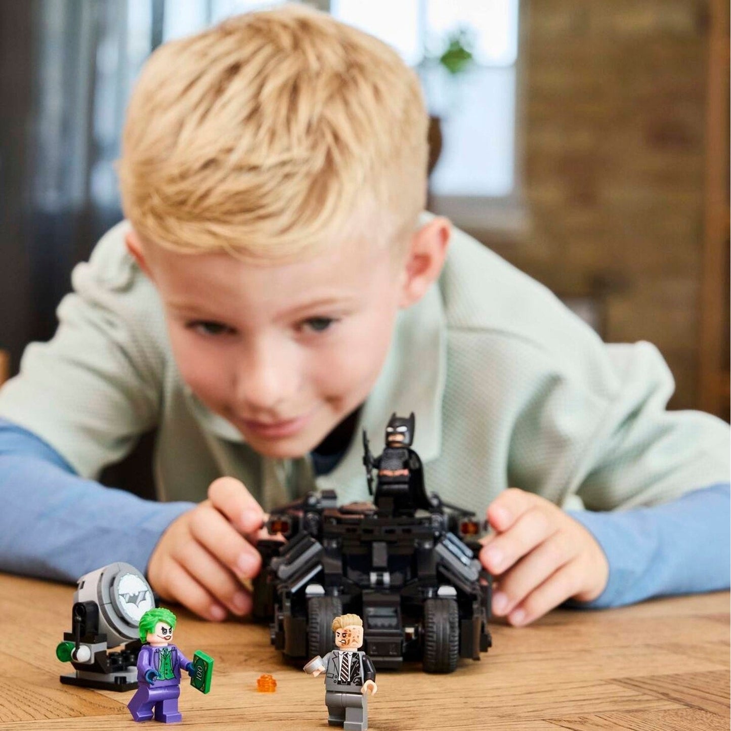 LEGO DC Comics Super Heroes Batman Tumbler vs. Two-Face & The Joker 76303