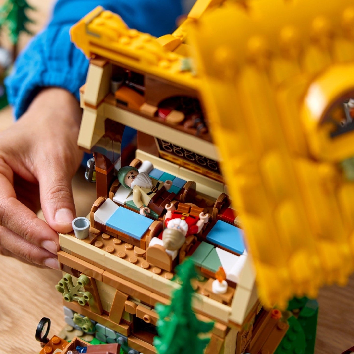 LEGO Disney Snow White and the Seven Dwarfs' Cottage 43242