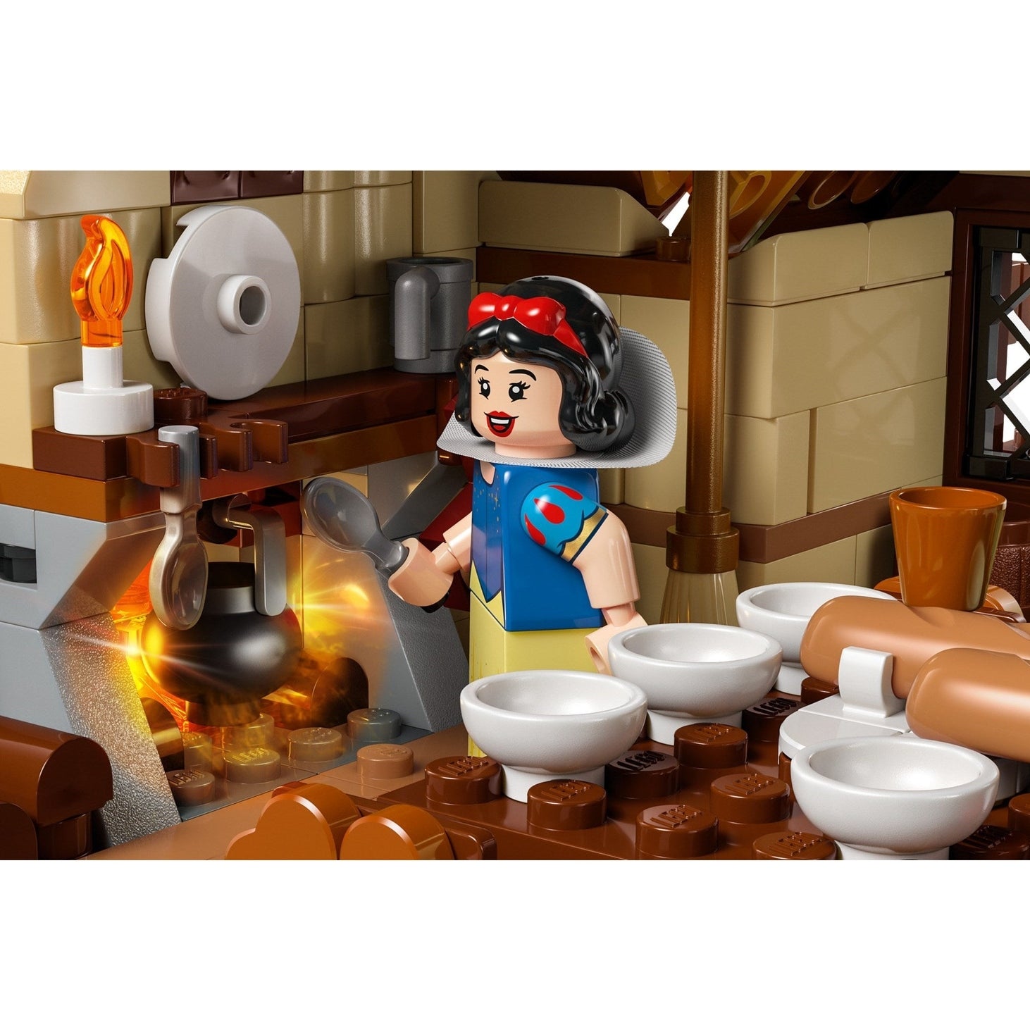 LEGO Disney Snow White and the Seven Dwarfs' Cottage 43242
