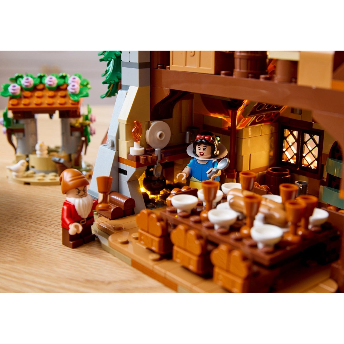LEGO Disney Snow White and the Seven Dwarfs' Cottage 43242