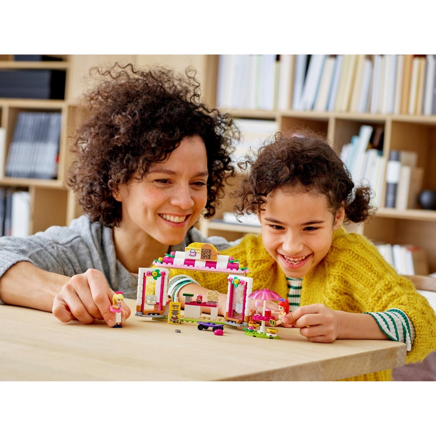 LEGO Friends Heartlake City Park Café 41426