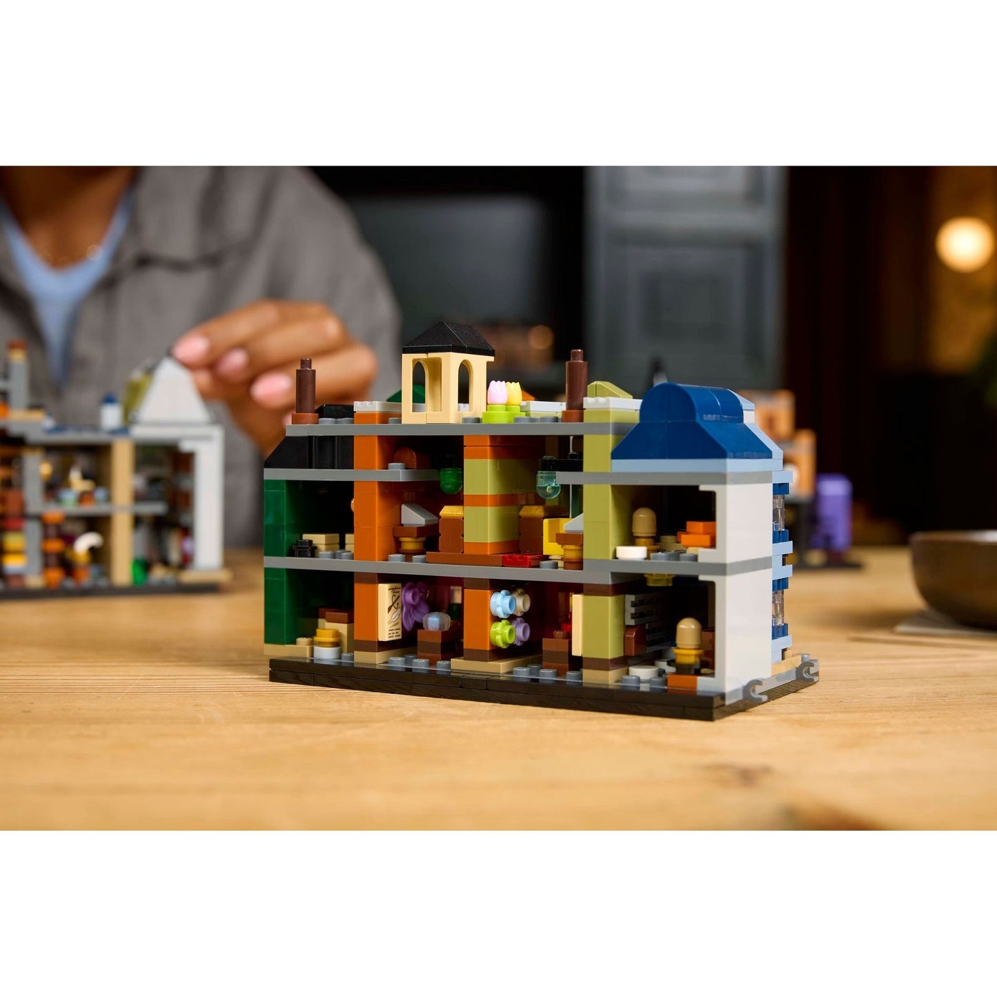 LEGO Harry Potter Diagon Alley Wizarding Shops 76444