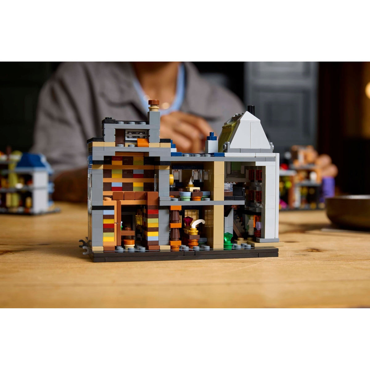 LEGO Harry Potter Diagon Alley Wizarding Shops 76444