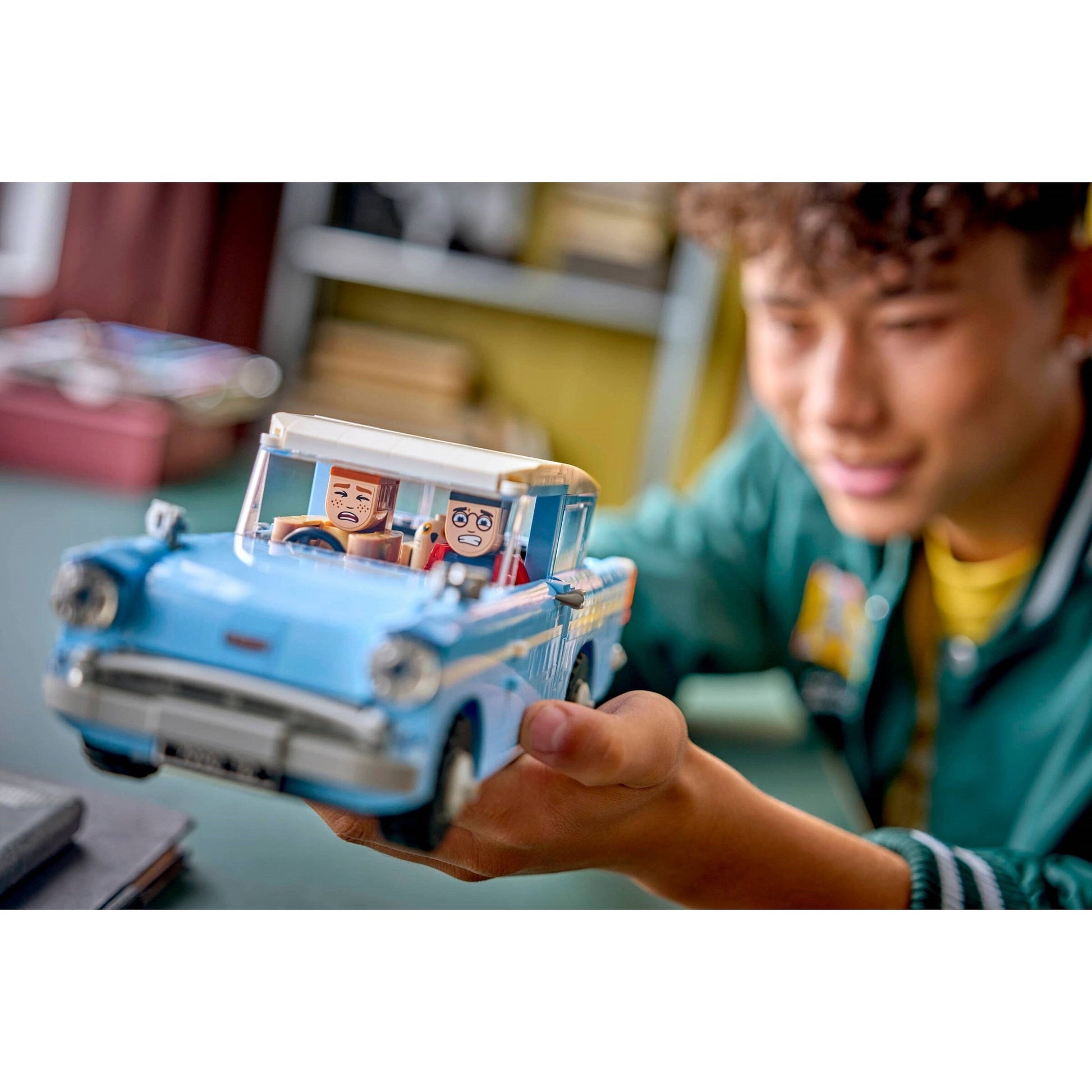 LEGO Harry Potter Enchanted Flying Ford Anglia 76470