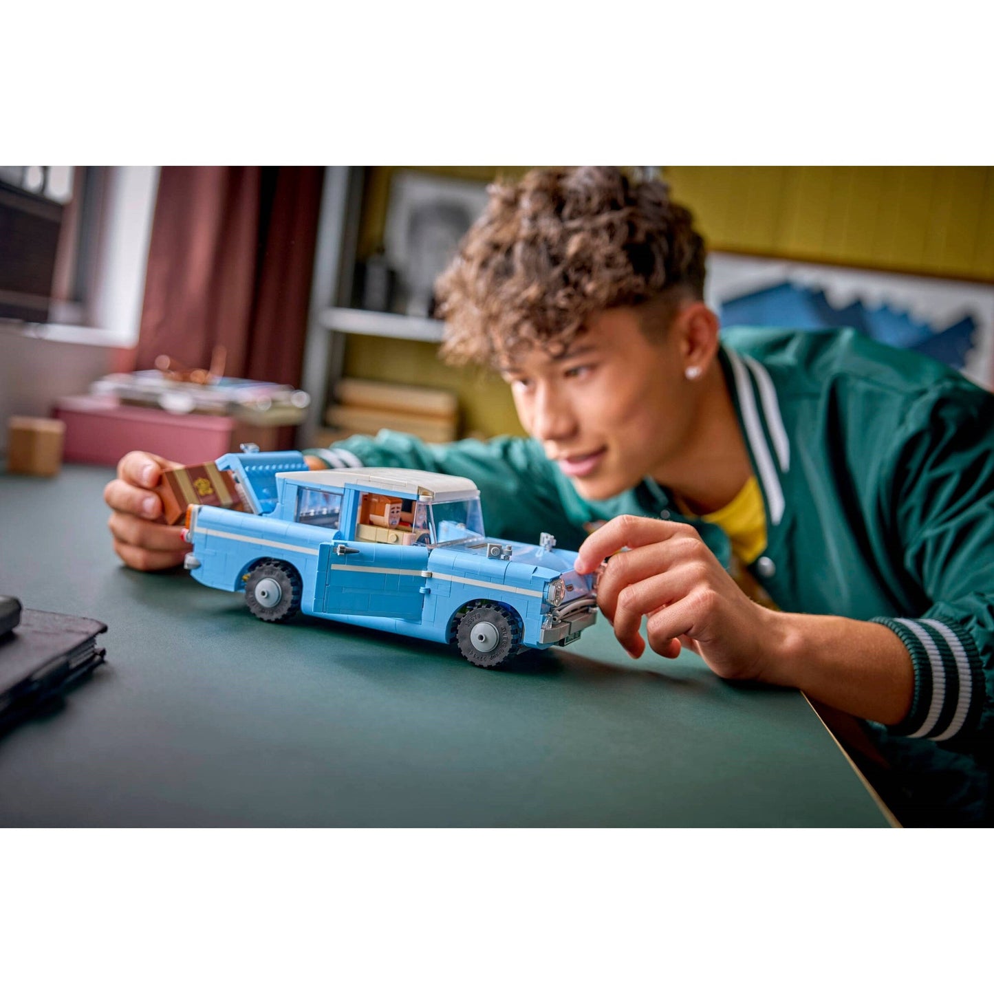 LEGO Harry Potter Enchanted Flying Ford Anglia 76470