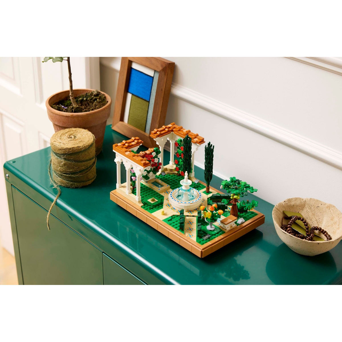 LEGO Icons Fountain Garden 10359