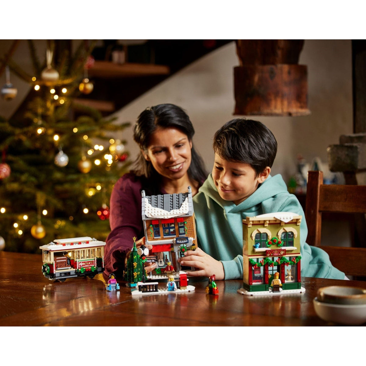 LEGO Icons Holiday Main Street 10308