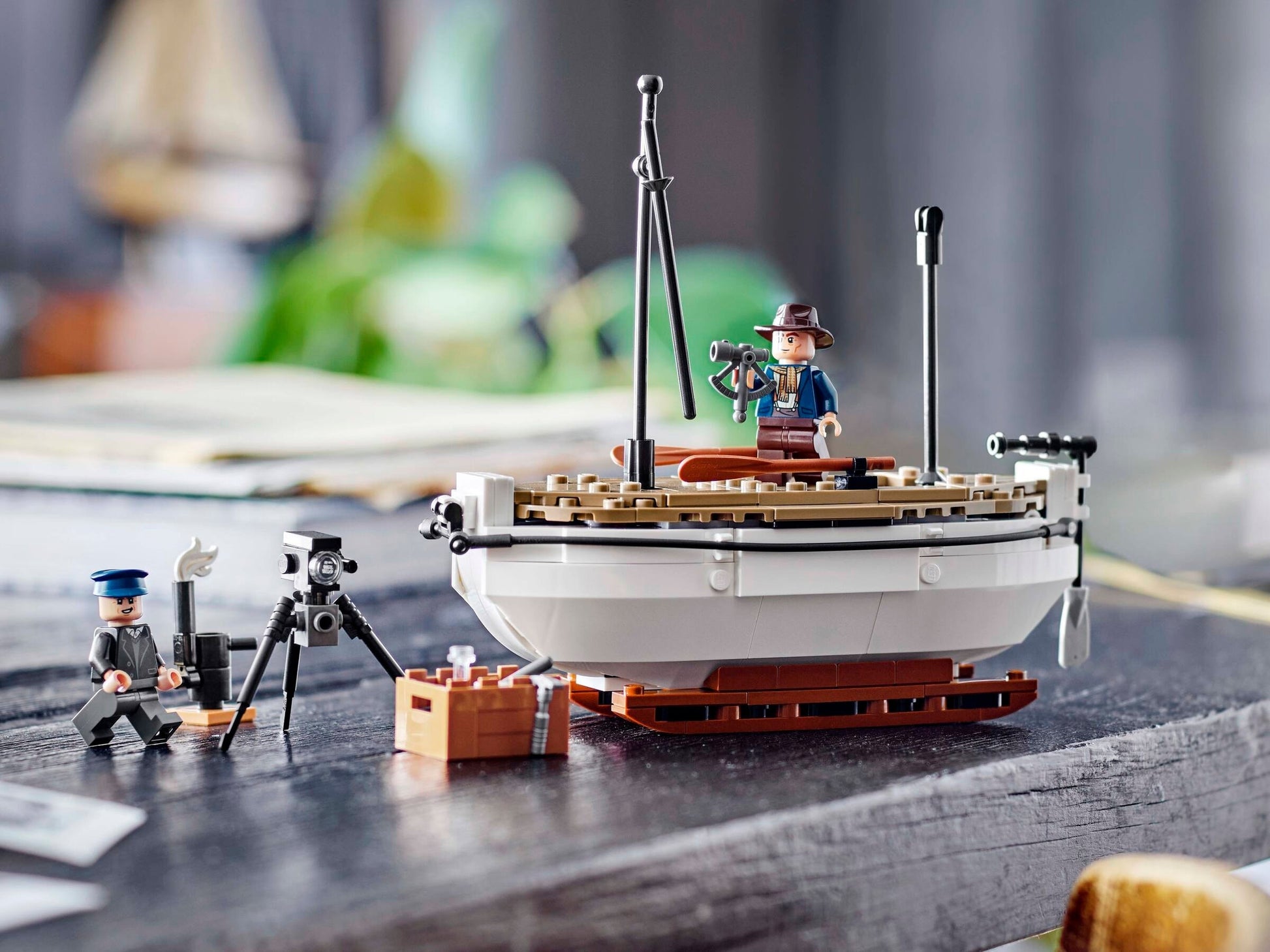 LEGO Icons Shackleton's Lifeboat 40729