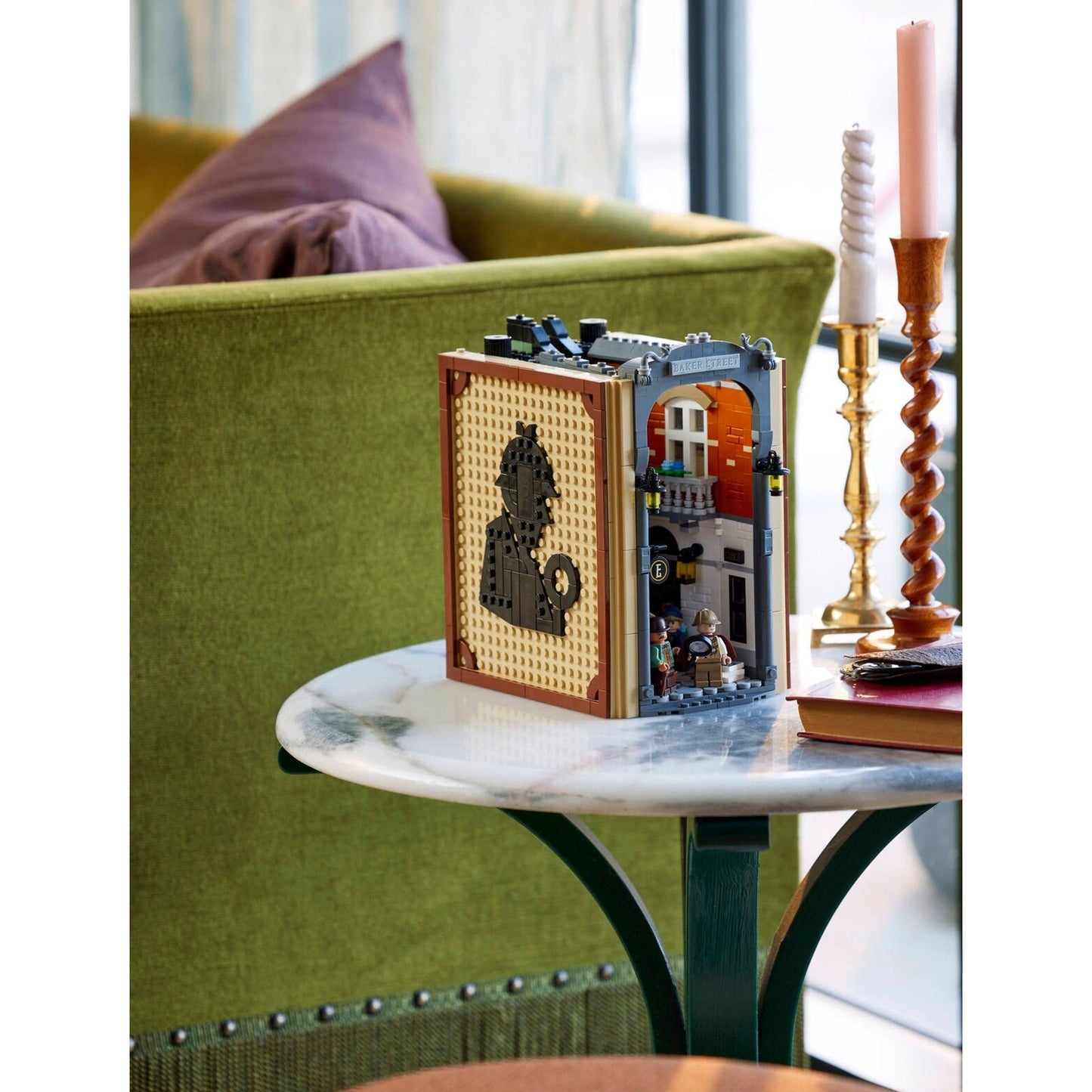 LEGO Icons Sherlock Holmes: Book Nook 10351