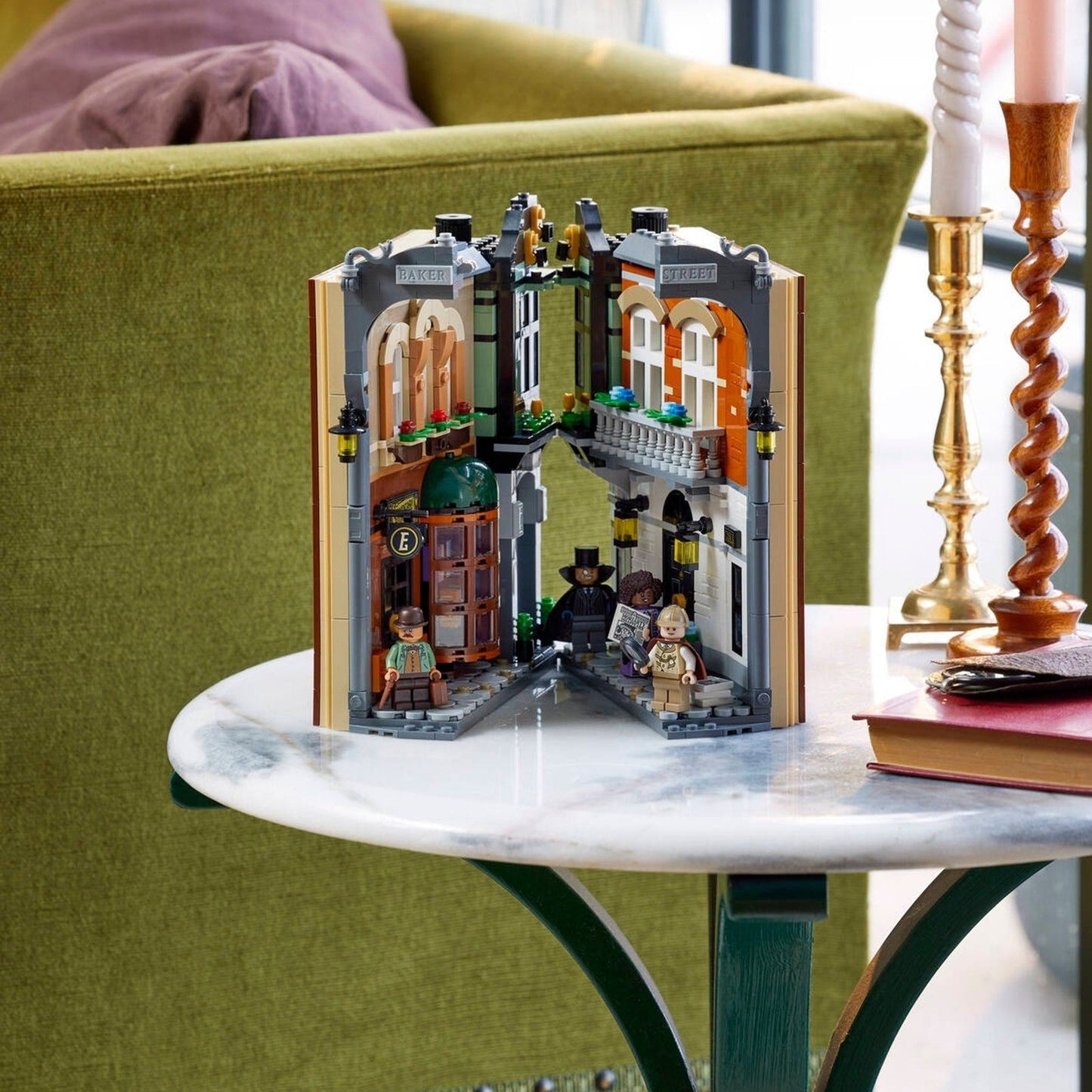 LEGO Icons Sherlock Holmes: Book Nook 10351