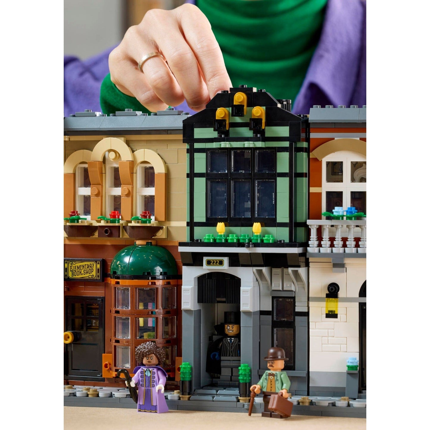 LEGO Icons Sherlock Holmes: Book Nook 10351