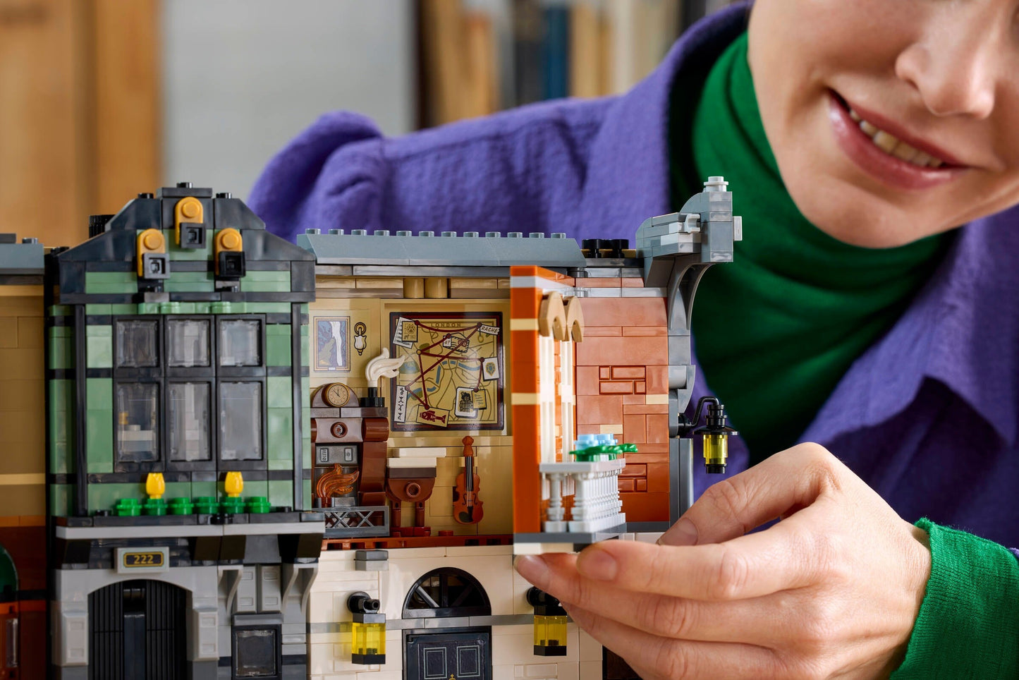 LEGO Icons Sherlock Holmes: Book Nook 10351