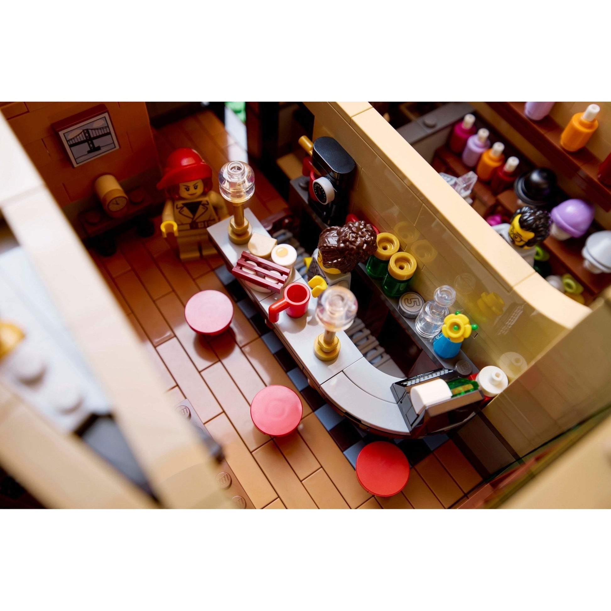 LEGO Icons Tudor Corner 10350
