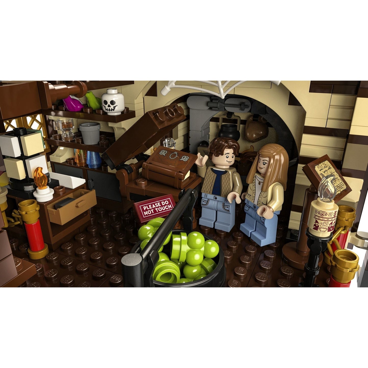 LEGO Ideas Disney Hocus Pocus: The Sanderson Sisters' Cottage 21341