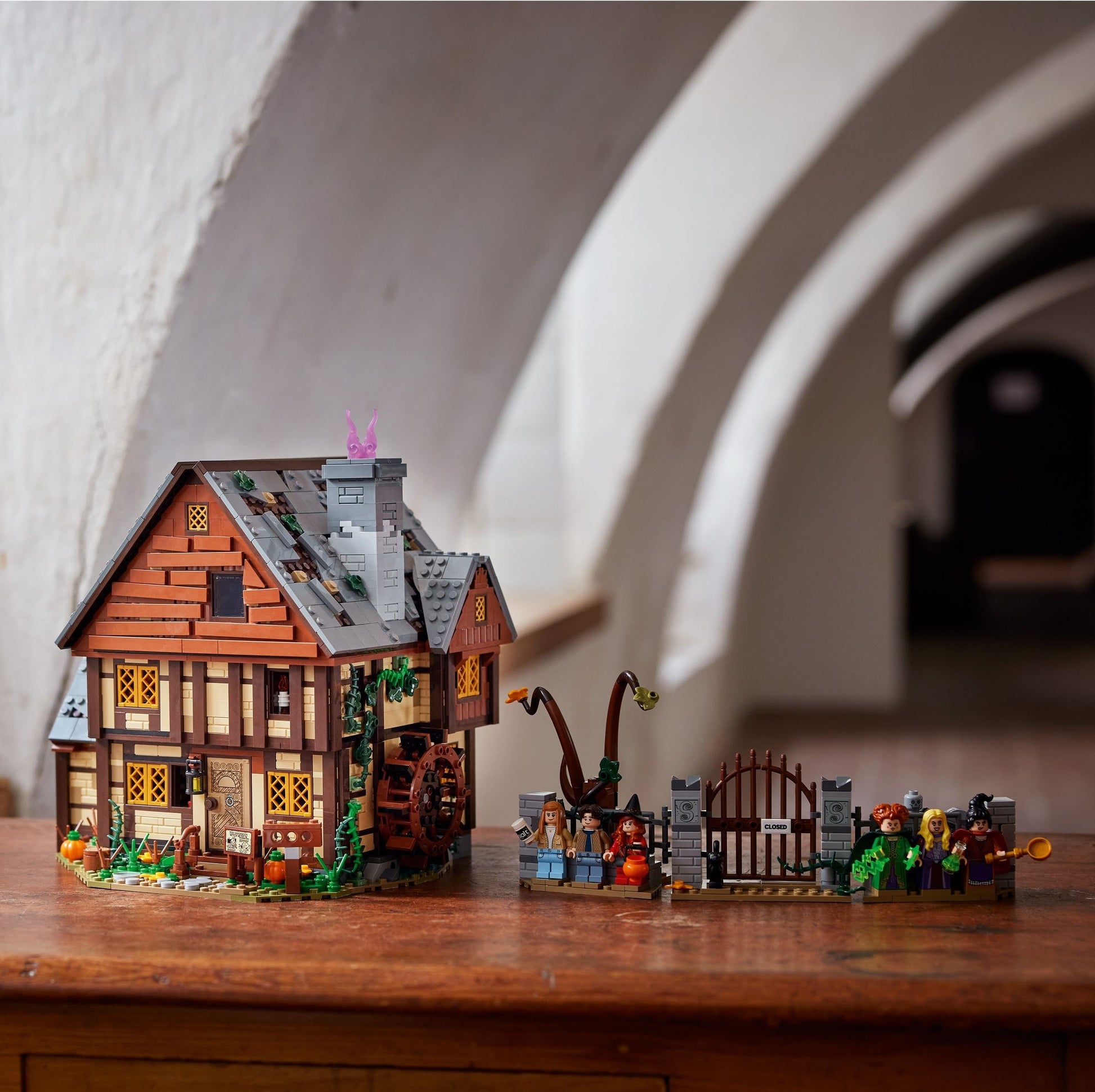 LEGO Ideas Disney Hocus Pocus: The Sanderson Sisters' Cottage 21341