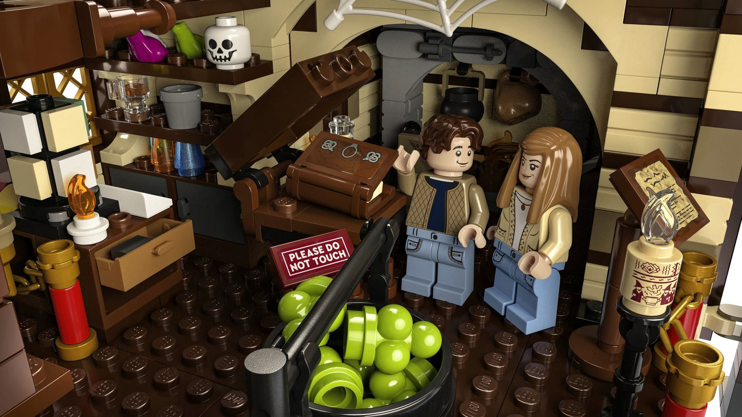 LEGO Ideas Disney Hocus Pocus: The Sanderson Sisters' Cottage 21341