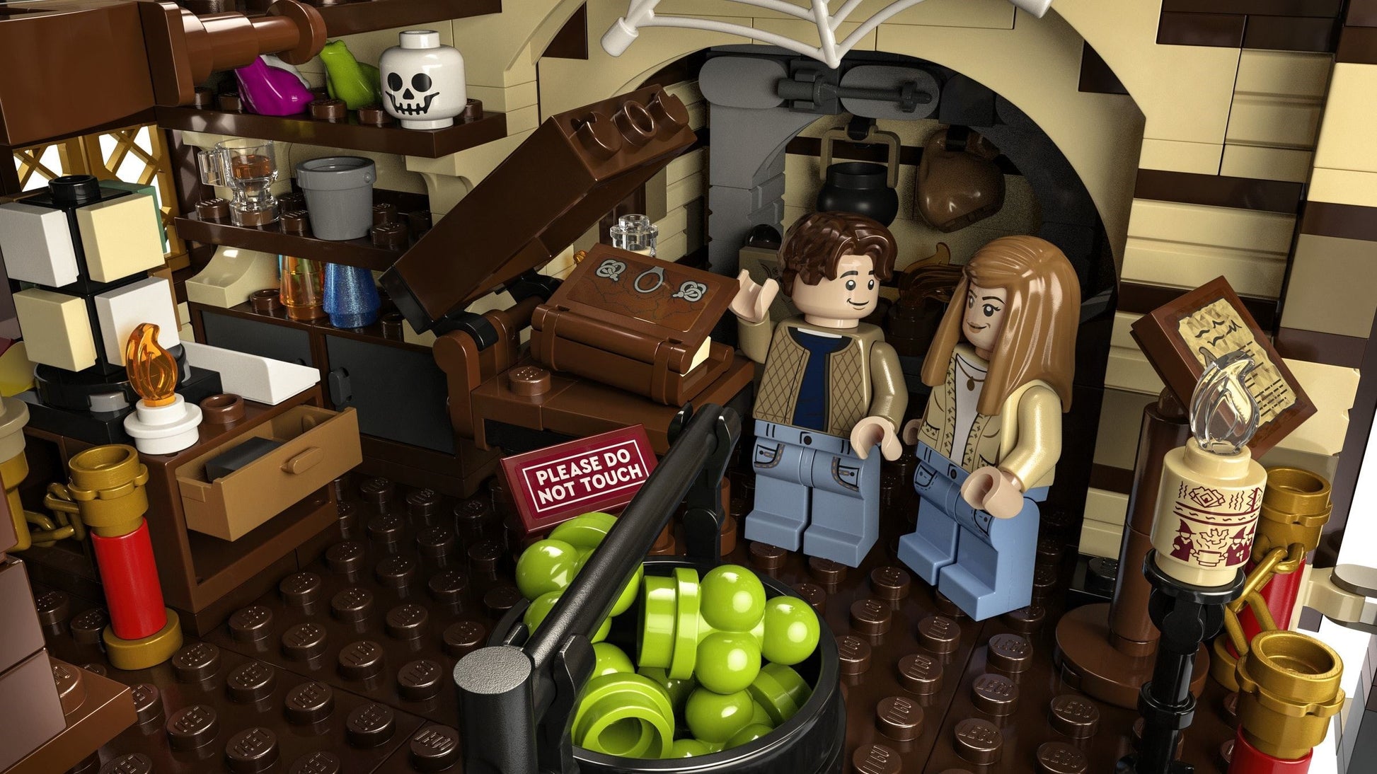 LEGO Ideas Disney Hocus Pocus: The Sanderson Sisters' Cottage 21341