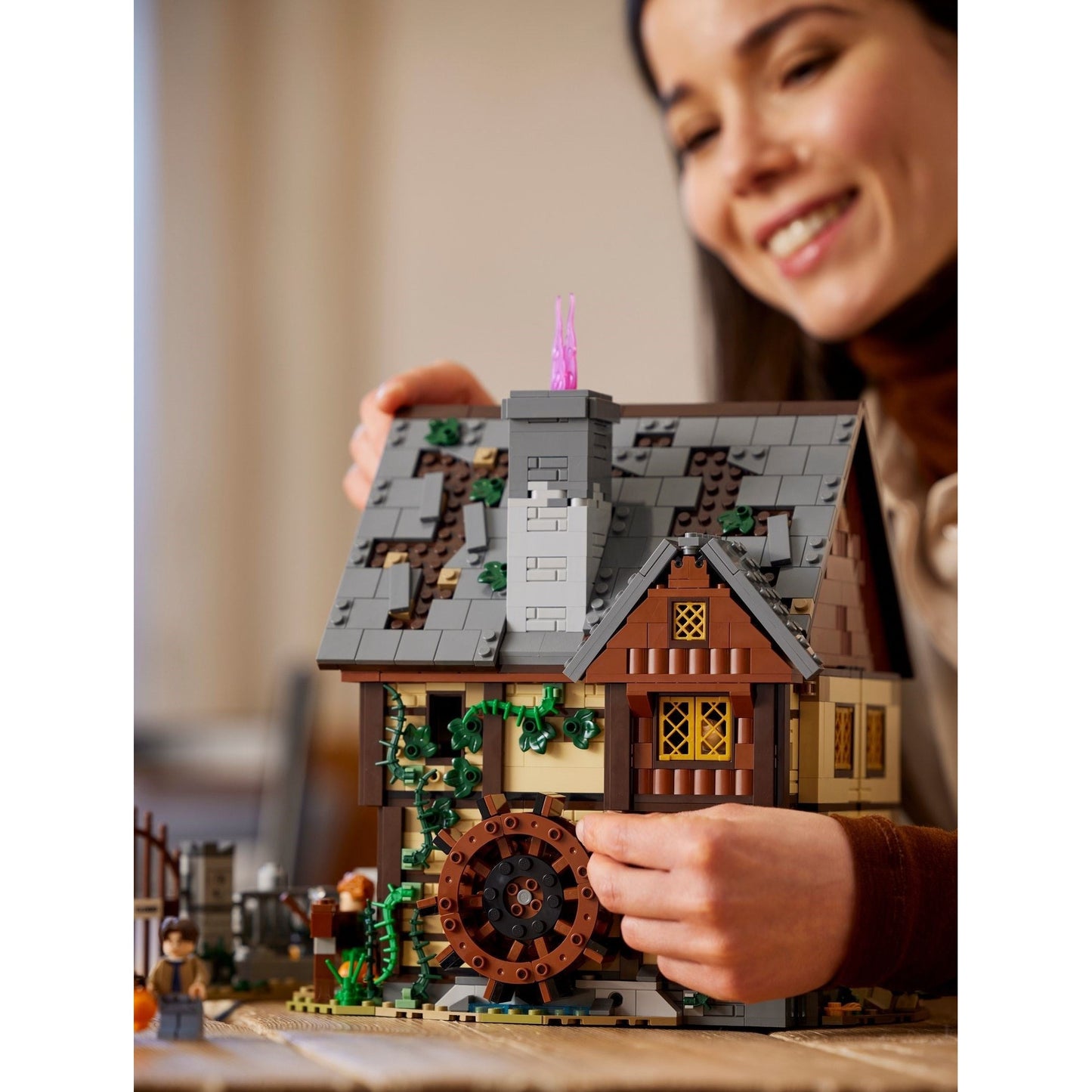 LEGO Ideas Disney Hocus Pocus: The Sanderson Sisters' Cottage 21341