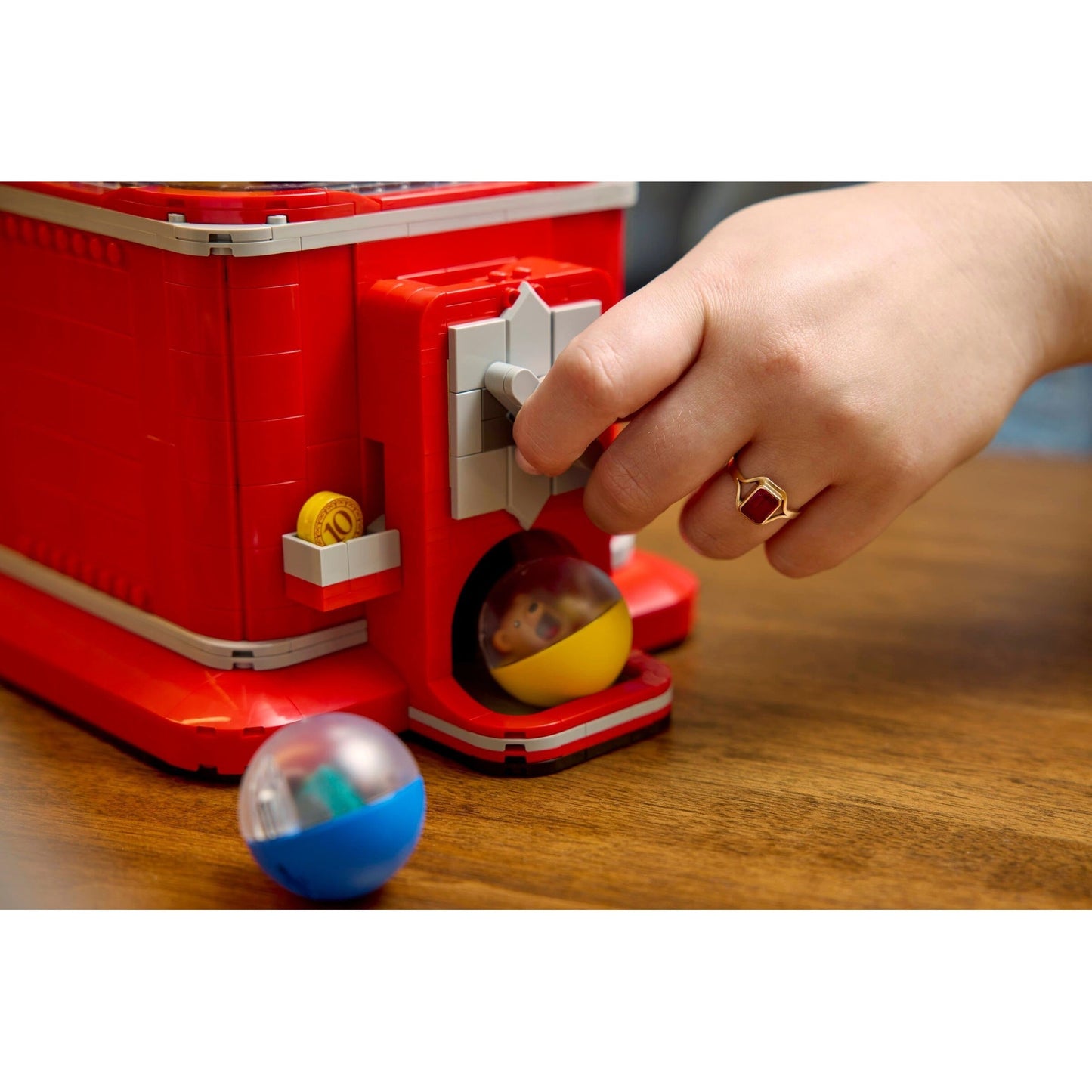 LEGO Ideas Minifigure Vending Machine 21358