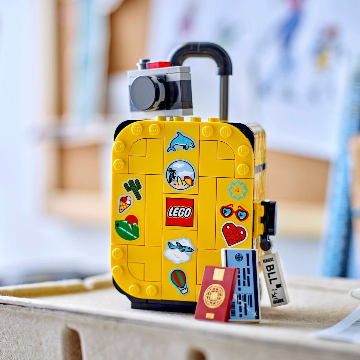 LEGO Miscellaneous Yellow Travel Suitcase 40817