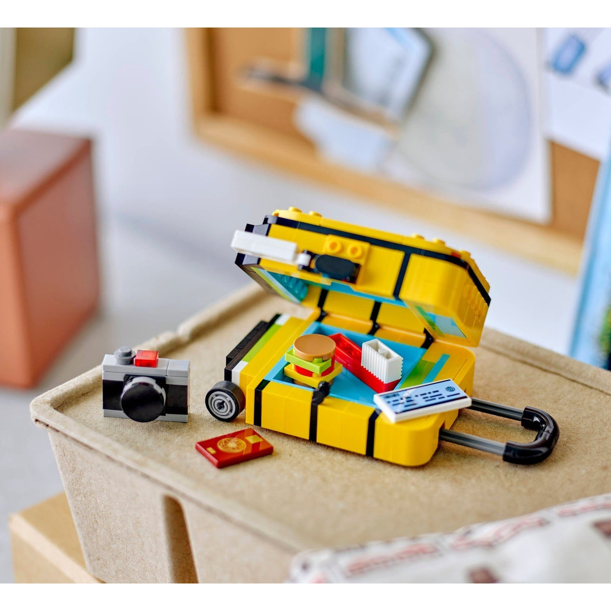 LEGO Miscellaneous Yellow Travel Suitcase 40817