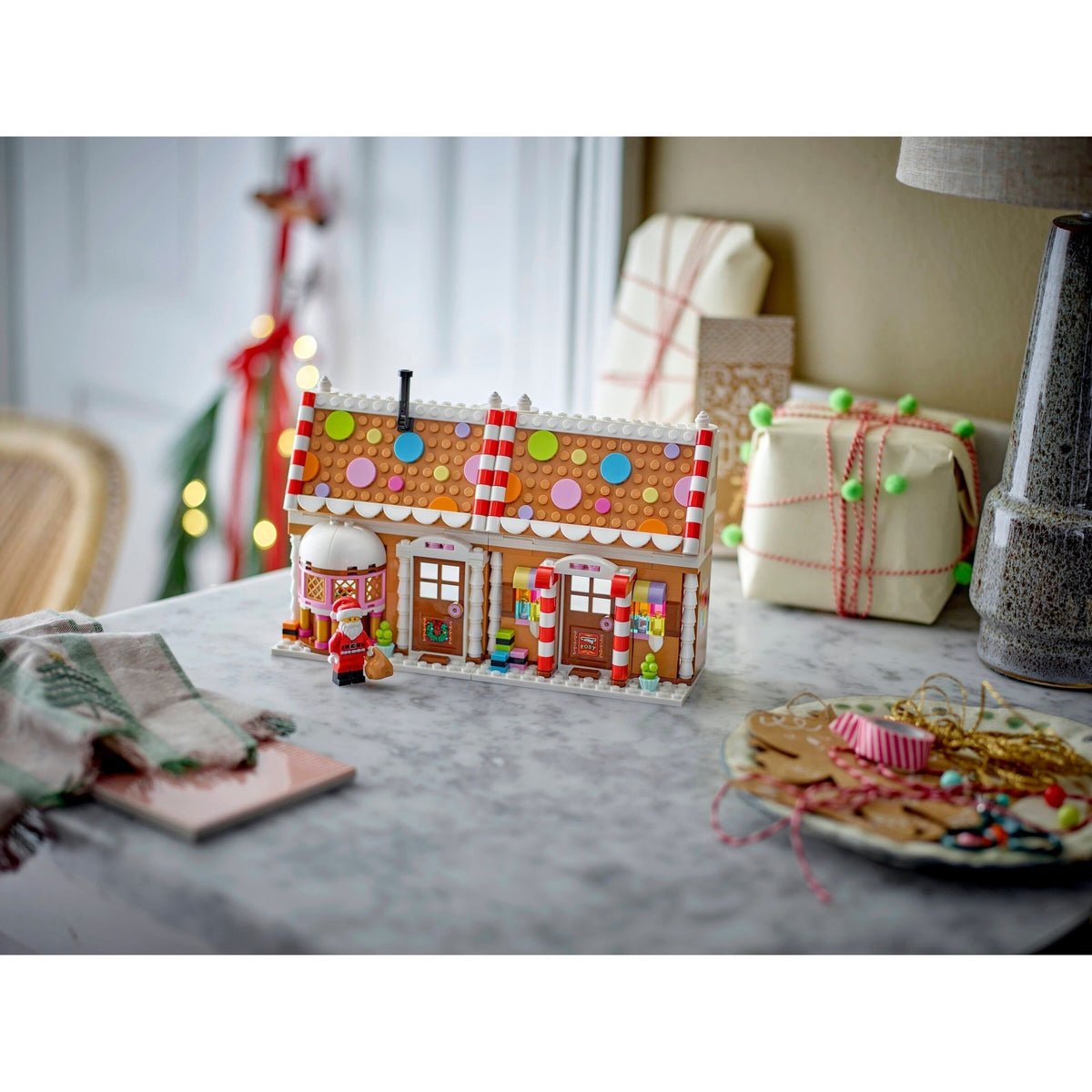 LEGO Seasonal Festive Gingerbread House 40809