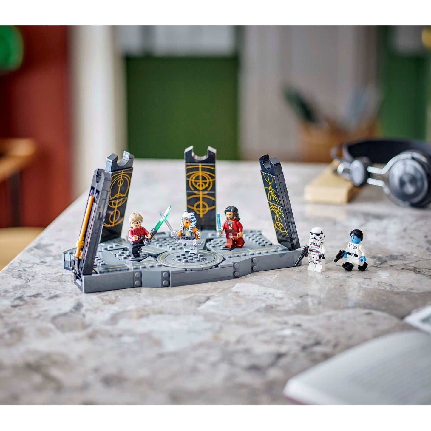 LEGO Star Wars Ahsoka Tano's Duel on Peridea 75385