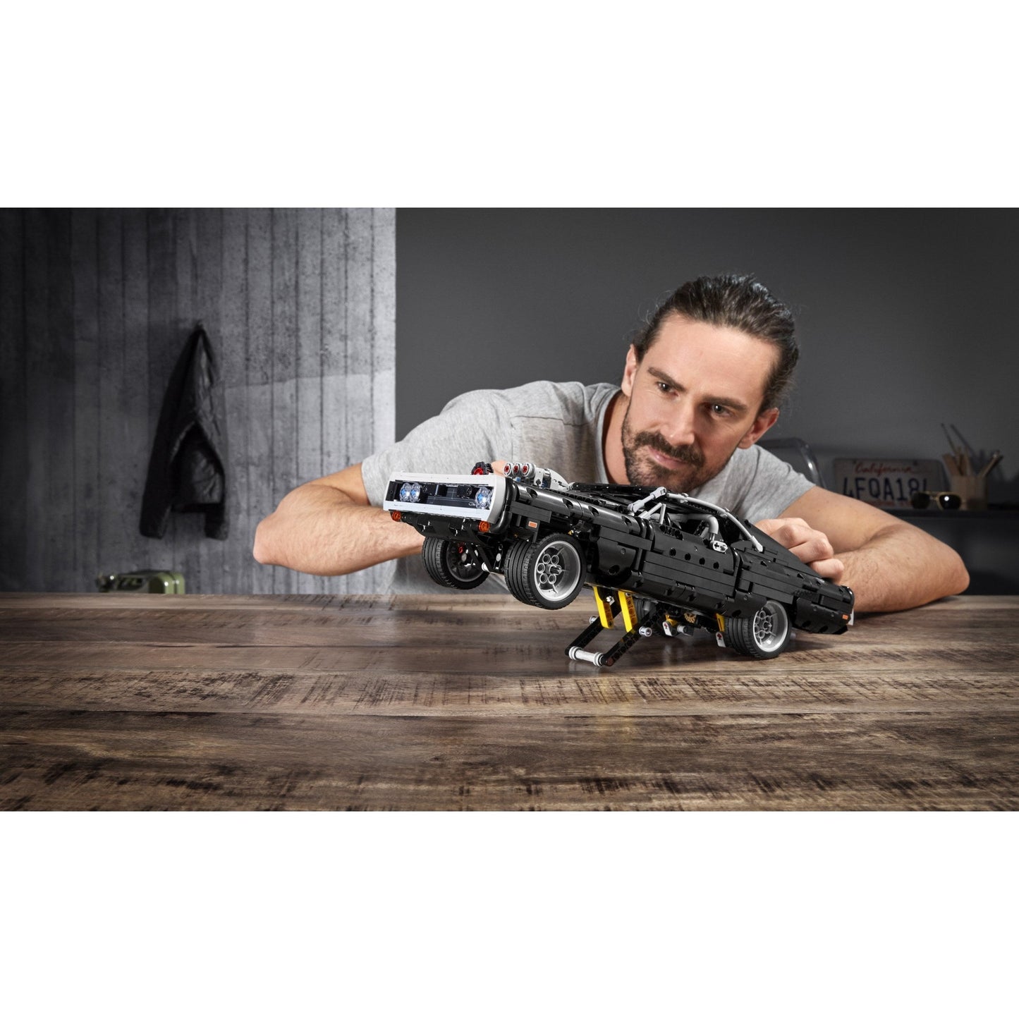 LEGO Technic Dom's Dodge Charger 42111