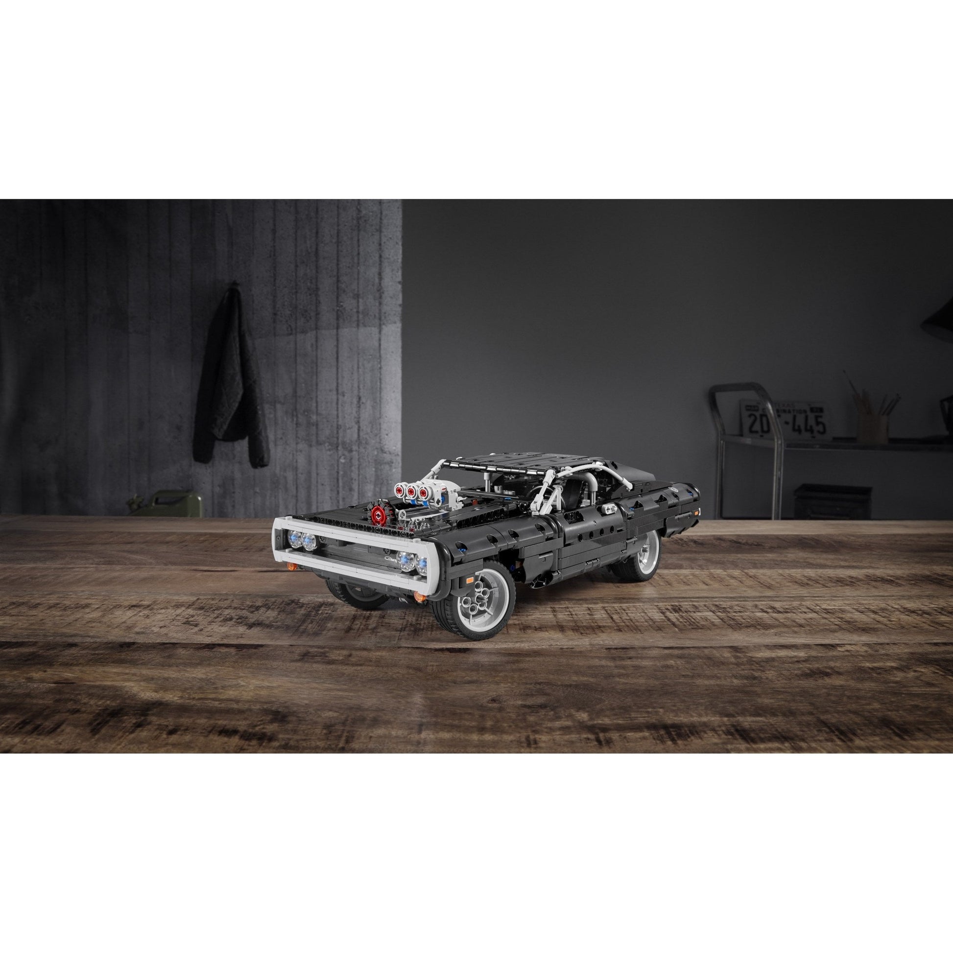 LEGO Technic Dom's Dodge Charger 42111