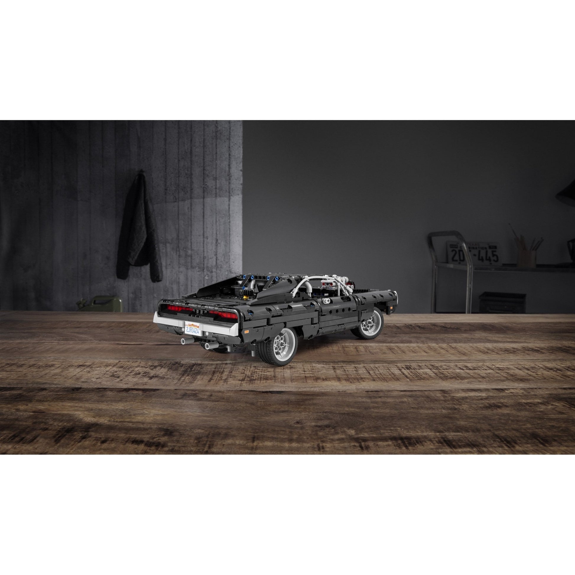 LEGO Technic Dom's Dodge Charger 42111