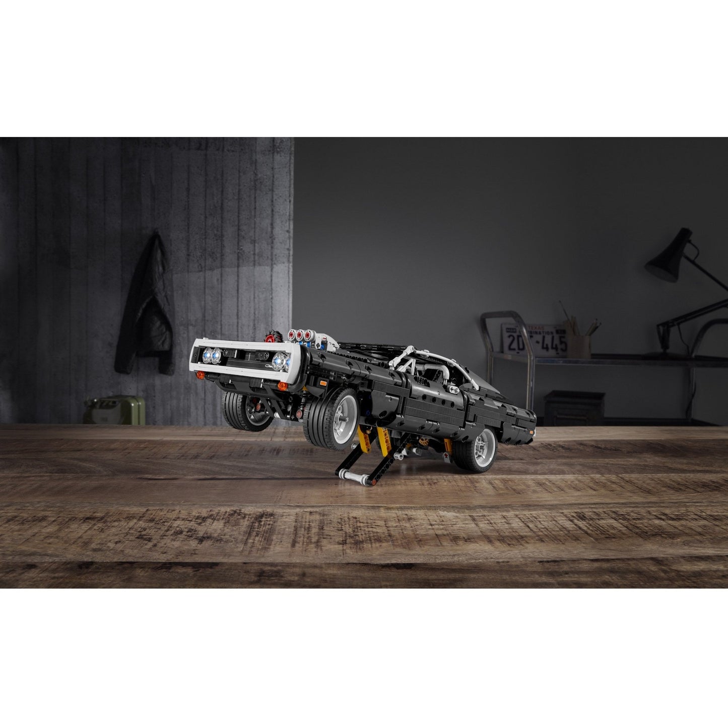 LEGO Technic Dom's Dodge Charger 42111