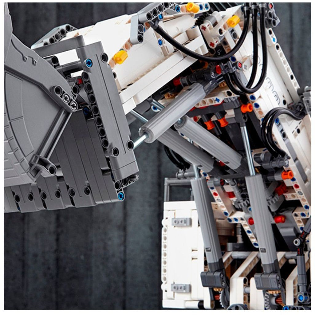 LEGO Technic Liebherr R 9800 42100